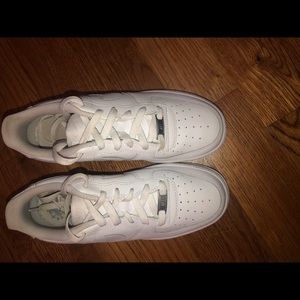 NIKE AIR FORCE SIZE 7.5